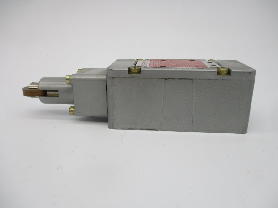 MICRO SWITCH 105ML1-E1 120-480VAC 10A NSNP