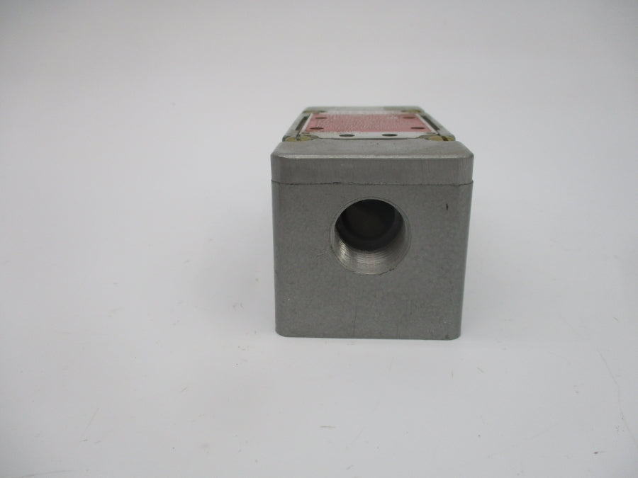 MICRO SWITCH 105ML1-E1 120-480VAC 10A NSNP