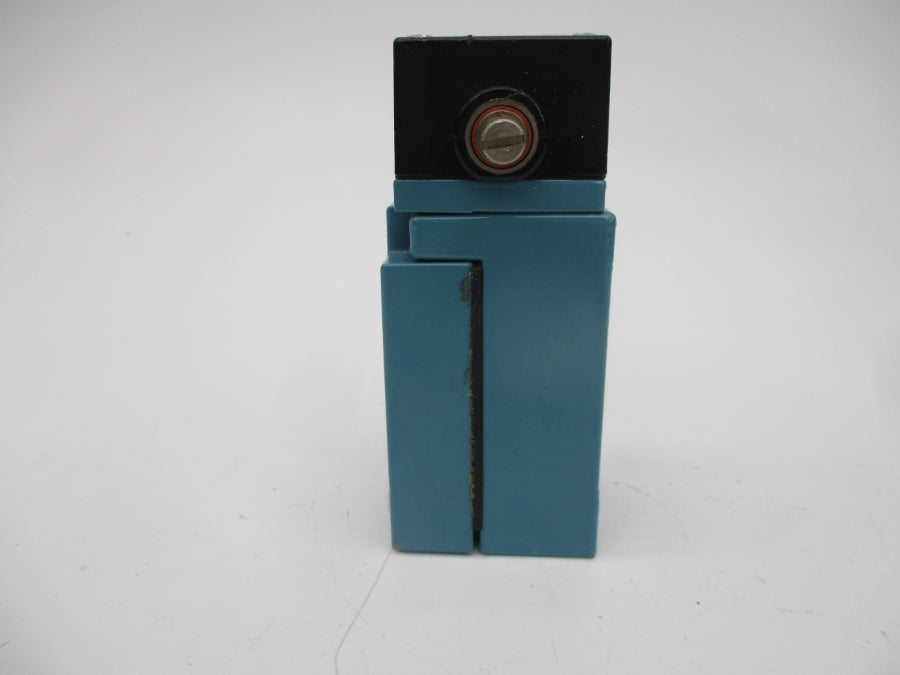 MICRO SWITCH LSYUB1A13-2D 600VAC 10A NSNP