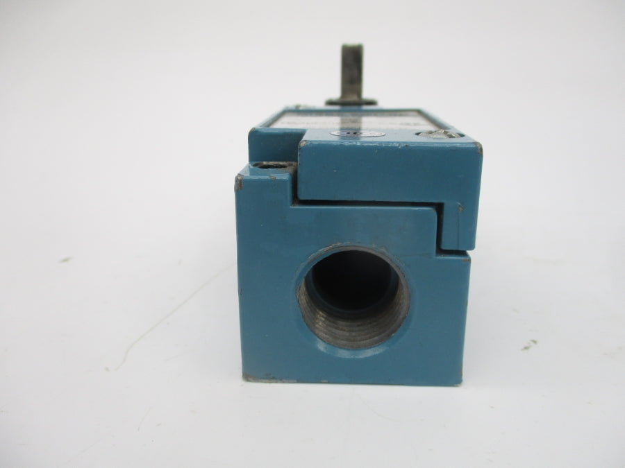 MICRO SWITCH LST1H 600VAC 10A UNMP