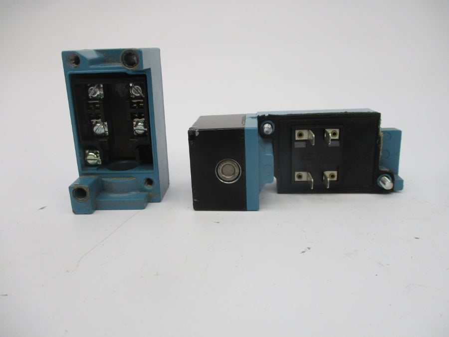 MICRO SWITCH LST1H 600VAC 10A UNMP