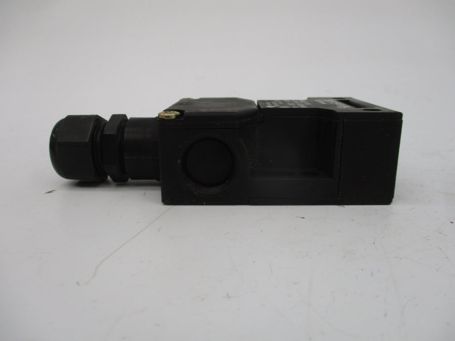 SCHMERSAL AZ15ZVRK 230V 4A UNMP