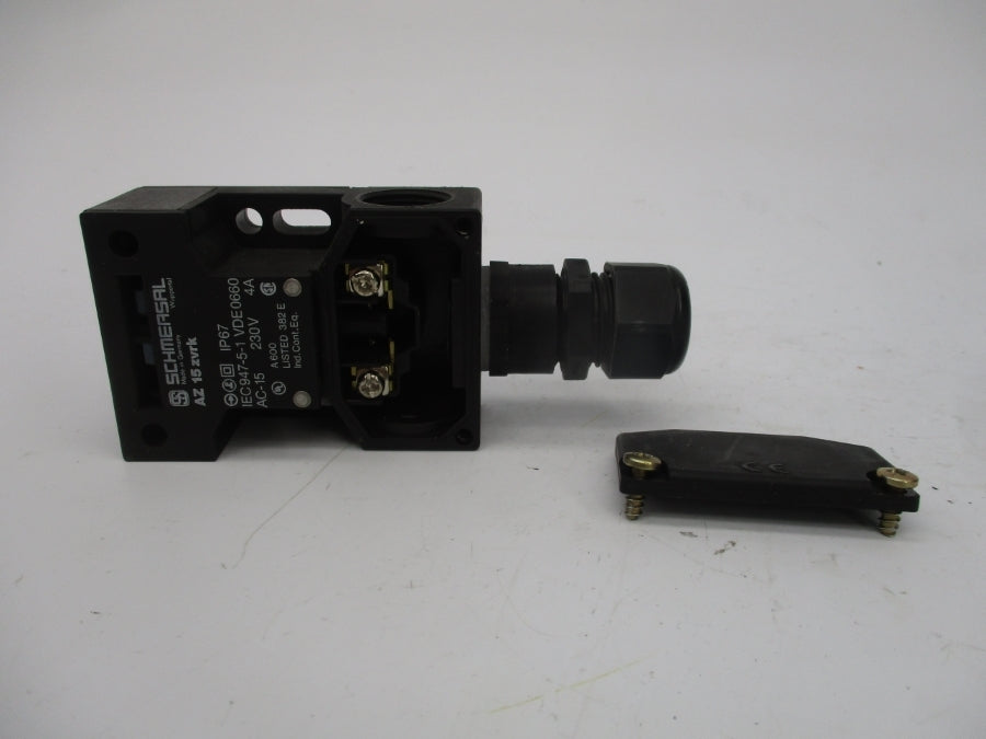 SCHMERSAL AZ15ZVRK 230V 4A UNMP