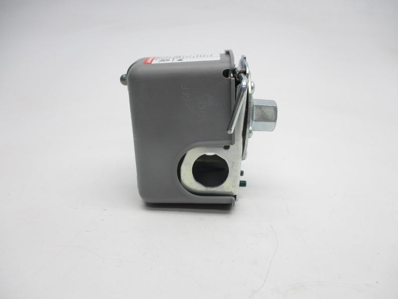 SQUARE D 9013FSG2J24M4 SER. B 115/230V 40/60PSI NSMP