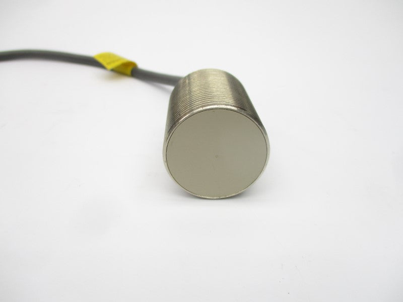 OMRON E2E-X10D1-N 12-24VDC NSNP