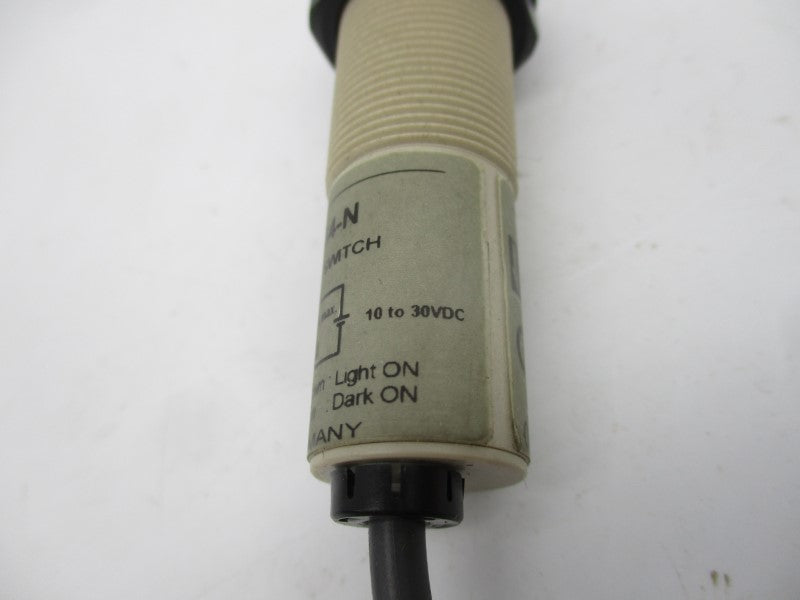 OMRON E3F2-DS10B4-N 10-30VDC NSNP