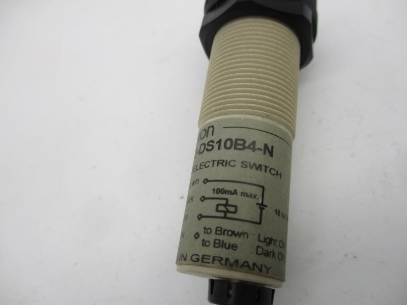 OMRON E3F2-DS10B4-N 10-30VDC NSNP