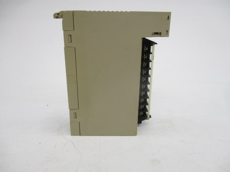 OMRON C200H-OC221 250VAC/24VDC 2A UNMP