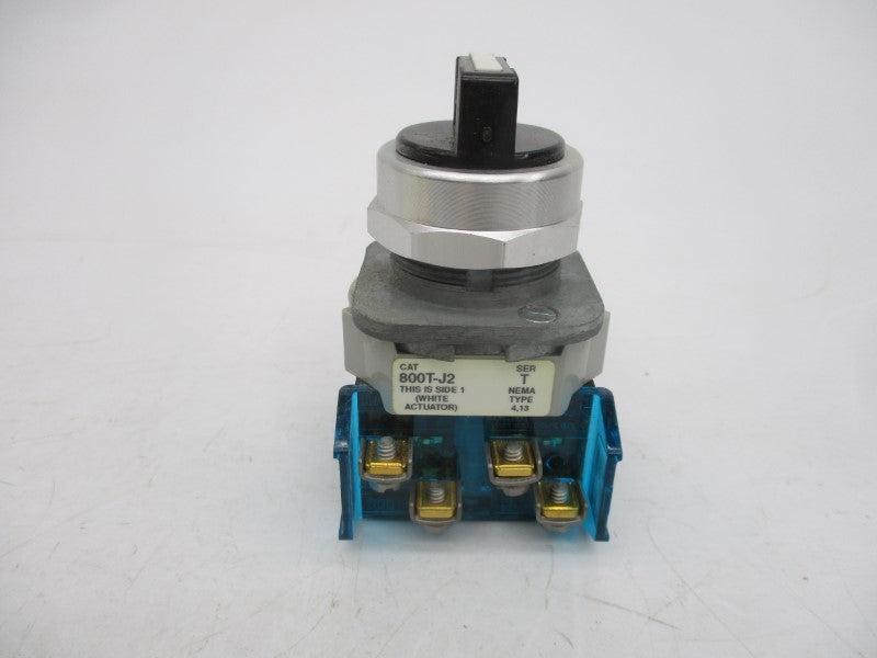 ALLEN BRADLEY 800T-J2BV SER. T 600VAC (WH) NSMP