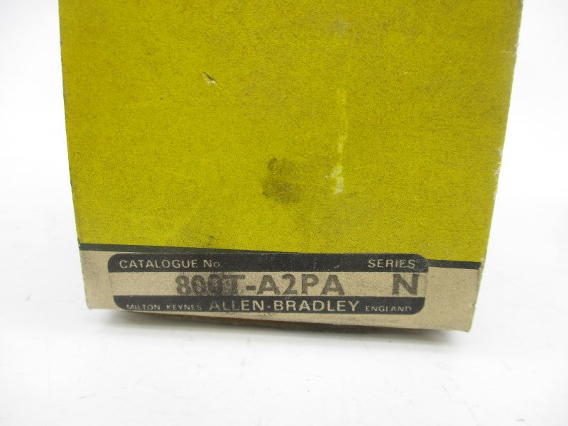 ALLEN BRADLEY 800T-A2PA SER. N 600VAC (BK/YL) NSMP