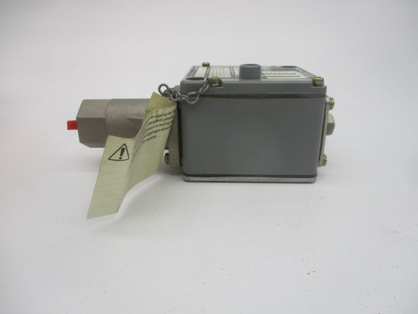 ALLEN BRADLEY 836T-T302J SER. A 120-600VAC 60A 200-3000PSI (BR/WH) NSMP