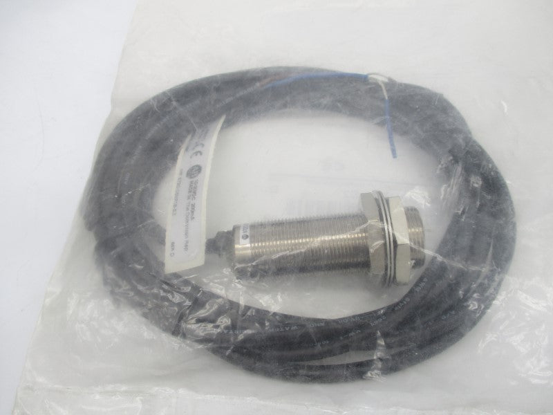 ALLEN BRADLEY 872C-D5NP18-E2 SER. D 10-30VDC NSMP