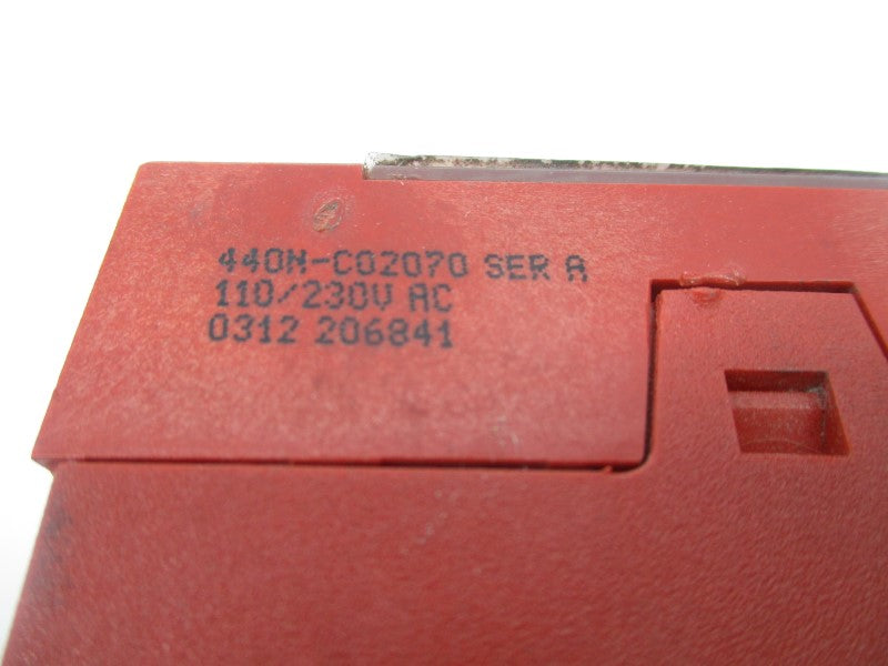 ALLEN BRADLEY 440N-C02070 SER. A 110/230VAC UNMP