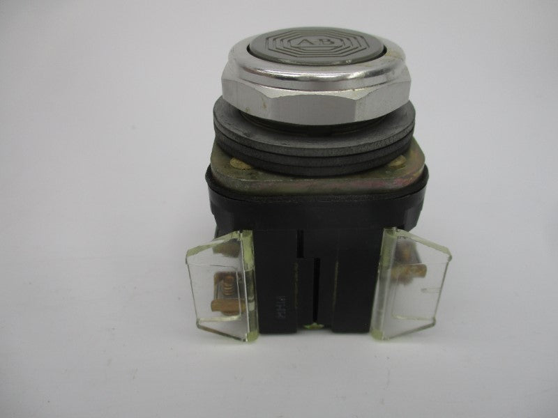 ALLEN BRADLEY 800T-A4B SER. N 600VAC NSNP