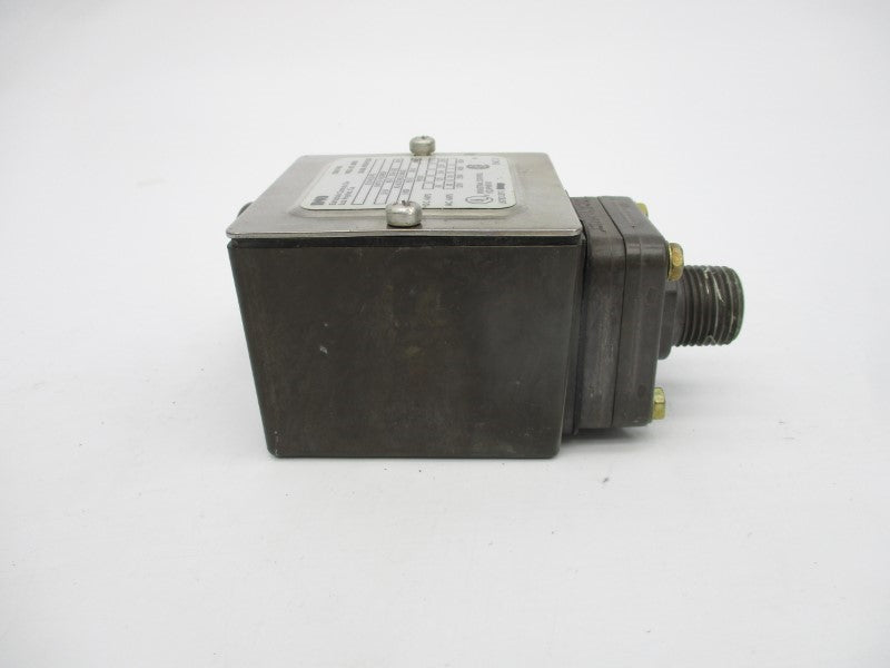 BARKSDALE E1H-H15-P6 480VAC 3A 1000PSI UNMP