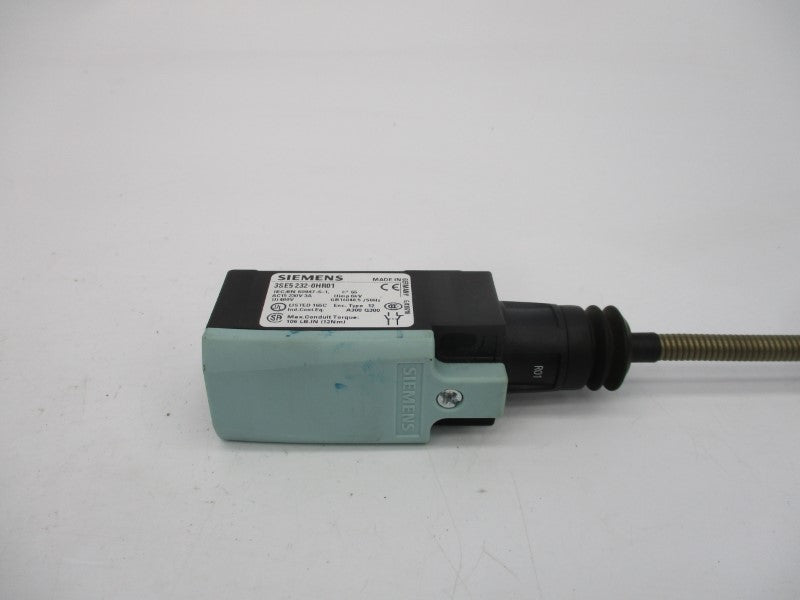 SIEMENS 3SE5232-0HR01 230V 3A (AS PICTURED) NSNP