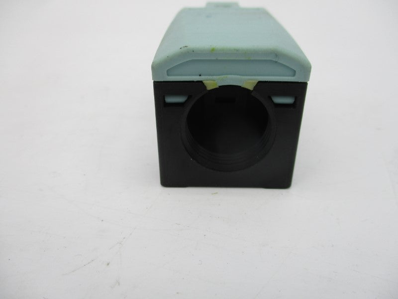 SIEMENS 3SE5232-0HR01 230V 3A (AS PICTURED) NSNP