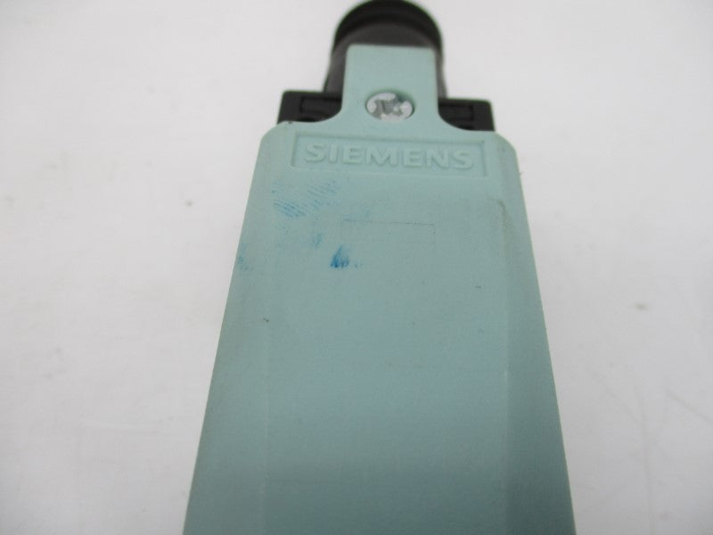 SIEMENS 3SE5232-0HR01 230V 3A (AS PICTURED) NSNP