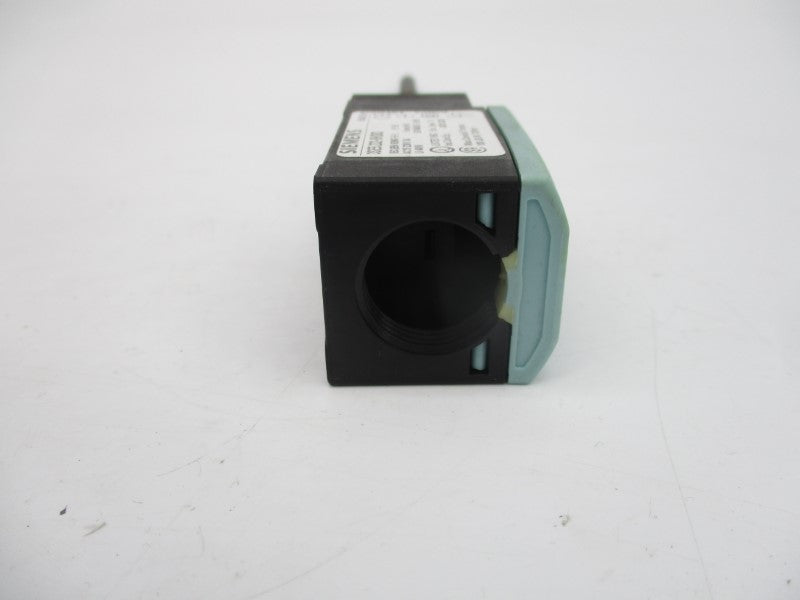 SIEMENS 3SE5232-0HD03 230V 3A (AS PICTURED) NSNP