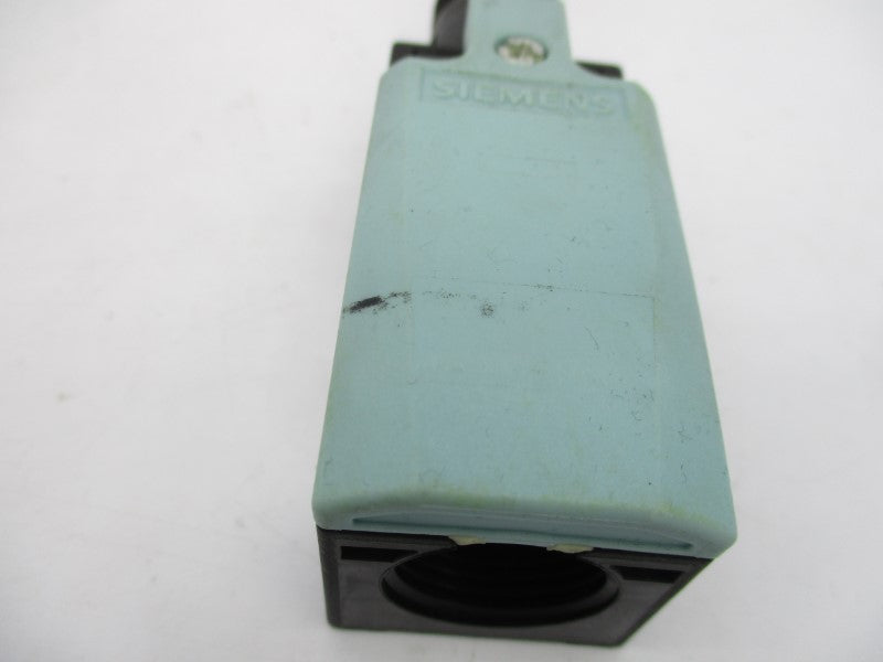 SIEMENS 3SE5232-0HD03 230V 3A (AS PICTURED) NSNP