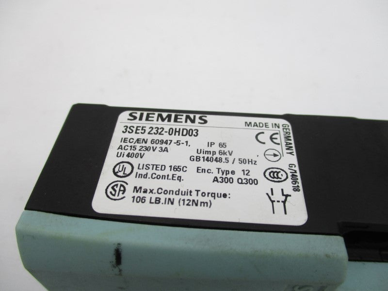 SIEMENS 3SE5232-0HD03 230V 3A (AS PICTURED) NSNP