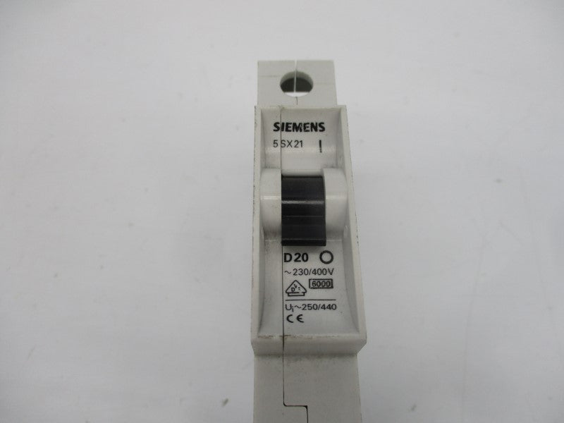 SIEMENS 5SX21D20 230/400V 20A UNMP
