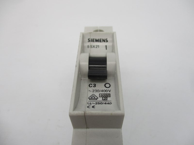 SIEMENS 5SX21C3 230/400V 3A NSNP