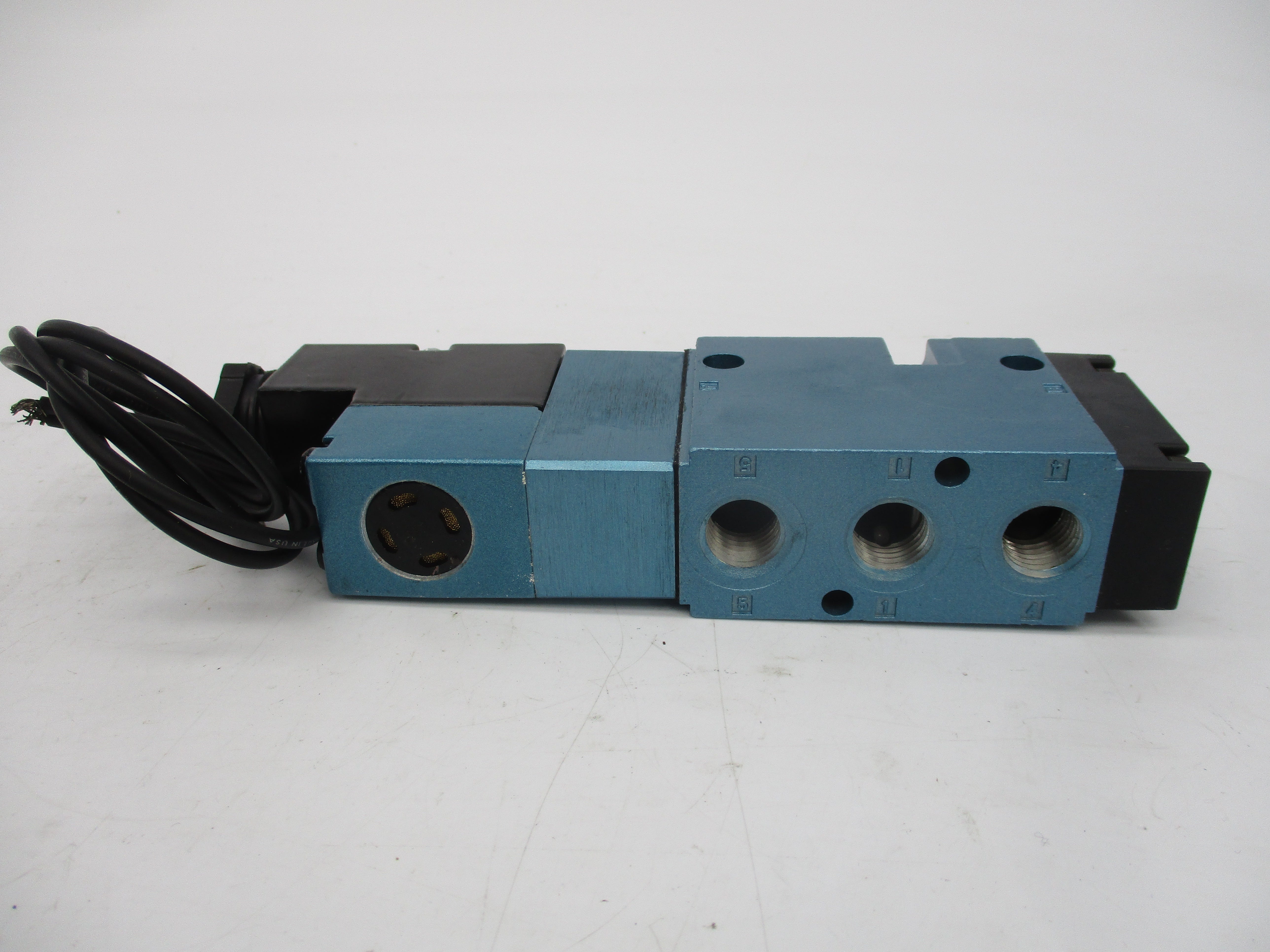 MAC 811C-PM-901CA-152 28VDC 150PSI NSMP