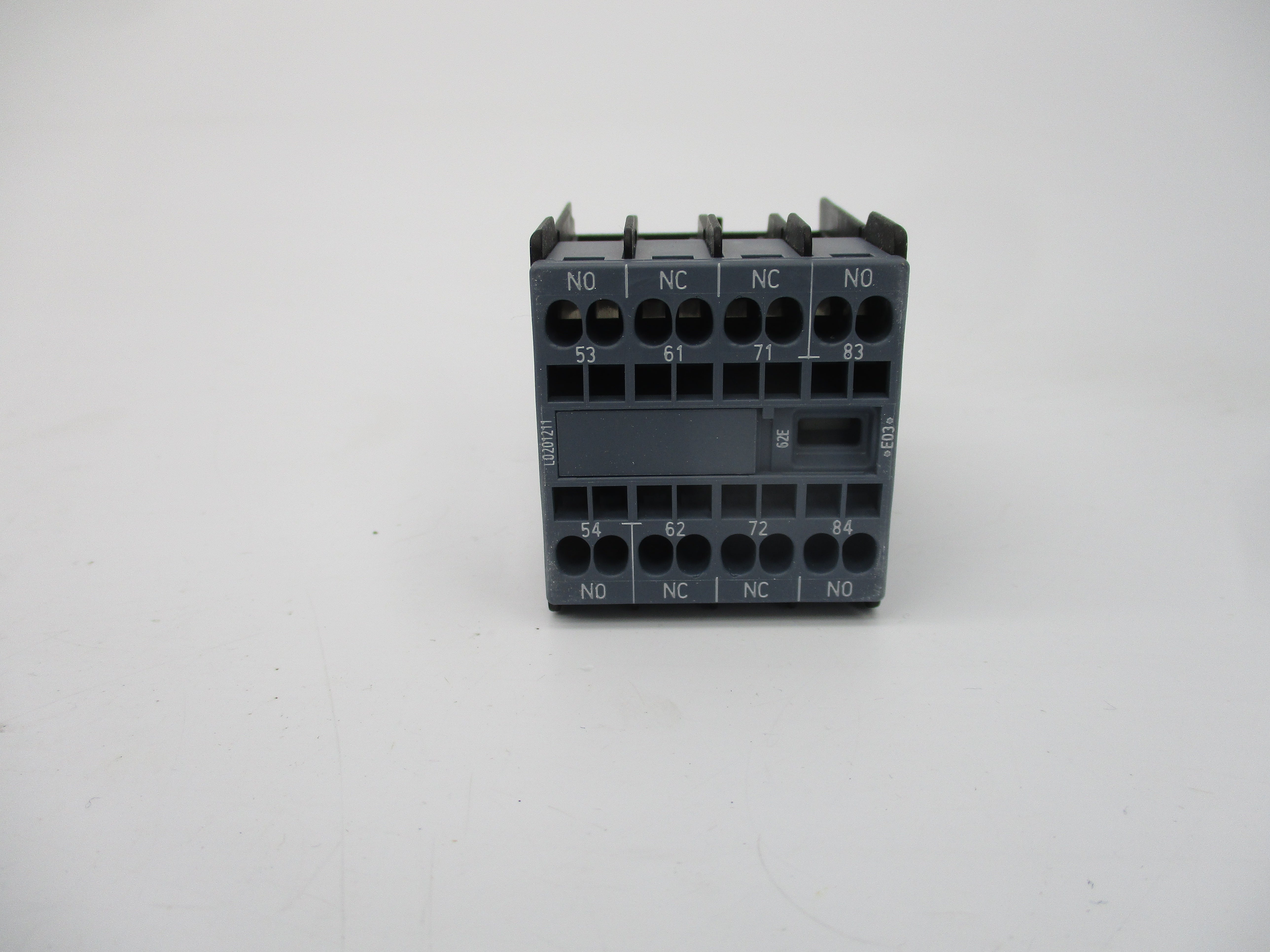 SIEMENS 3RH2911-2GA22 240V 10A NSMP