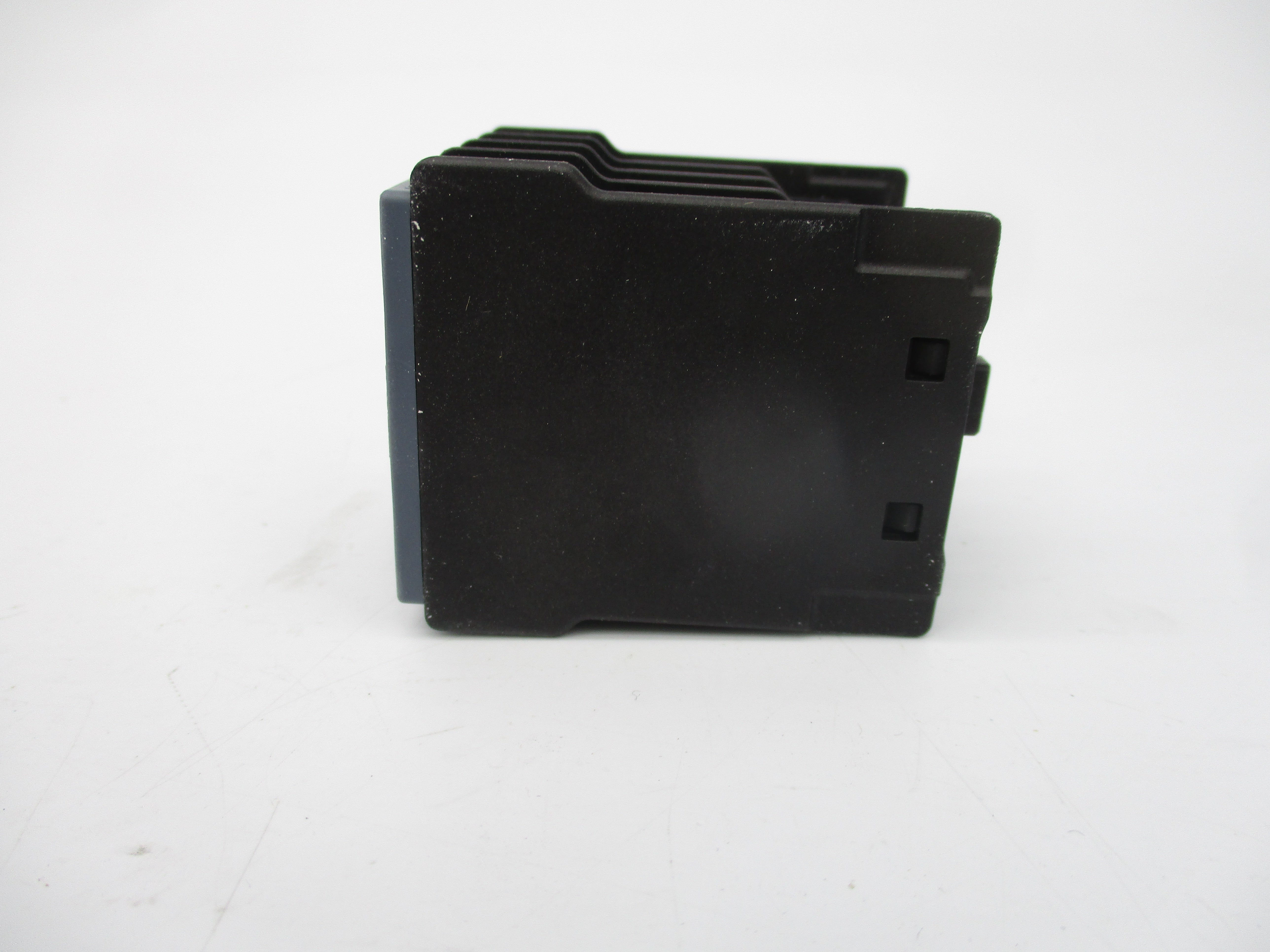 SIEMENS 3RH2911-2GA22 240V 10A NSMP