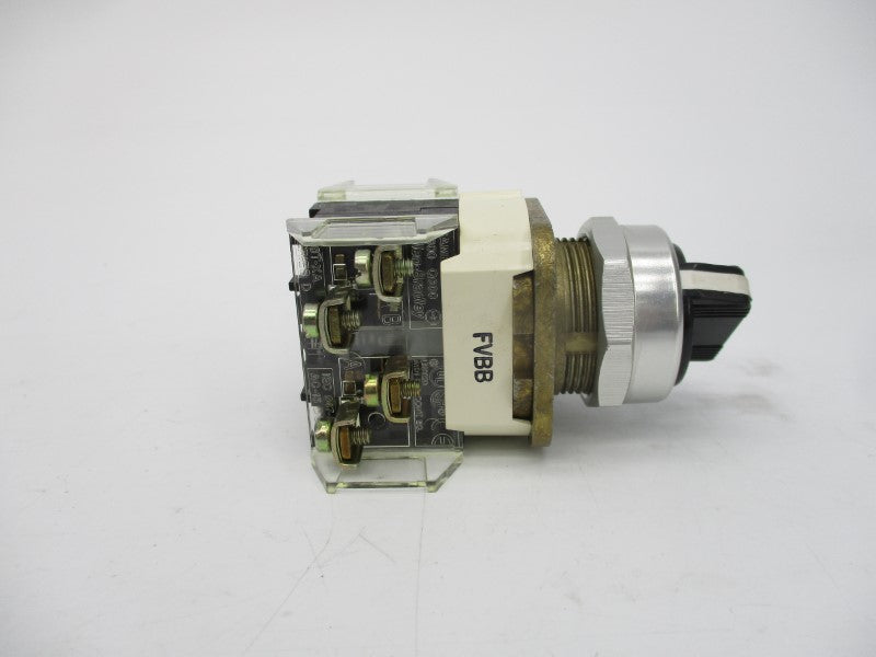 ALLEN BRADLEY 800T-J2KT7B SER. T 600V (WH) NSMP