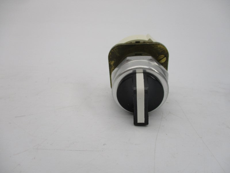 ALLEN BRADLEY 800T-J2KT7 SER. T (WH) NSMP