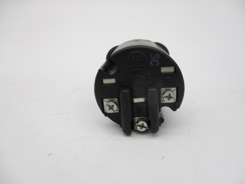 ALLEN BRADLEY 800T-U54 SER. Q 300VAC/DC (WH) NSMP