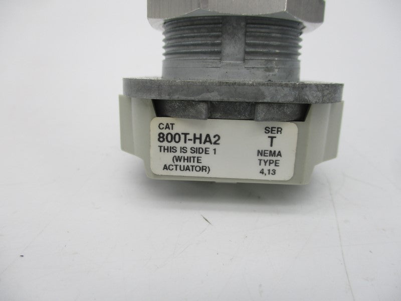 ALLEN BRADLEY 800T-HA2 SER. T (WH) NSMP