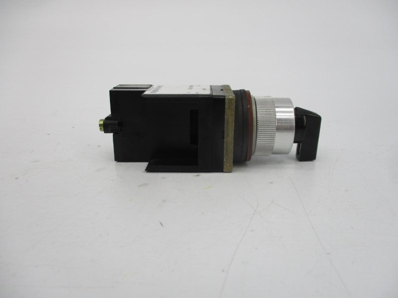 ALLEN BRADLEY 800MR-JH2BLA SER. C 300VAC (GY/BL) NSMP