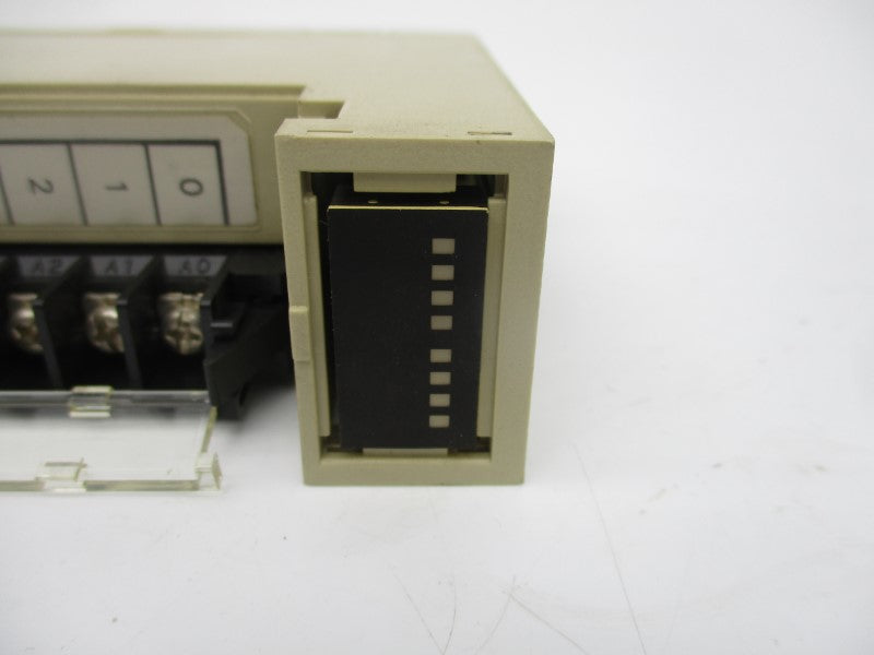 OMRON C200H-0C221 250VAC 8A (AS PICTURED) UNMP