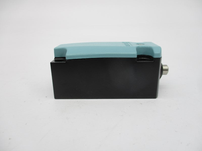 SIEMENS 3SE5112-0CB01 240V 6A NSNP