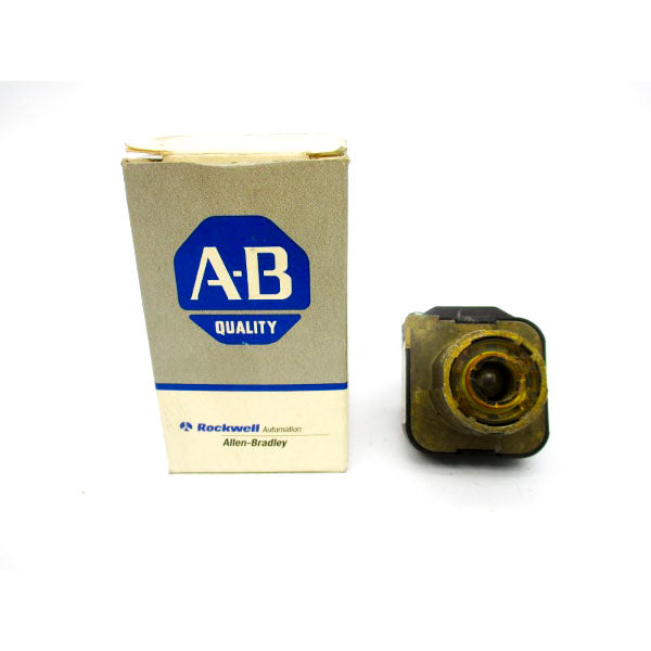 ALLEN BRADLEY 800T-16HX2KB6 SER. U 120V (GY/BL) NSMP