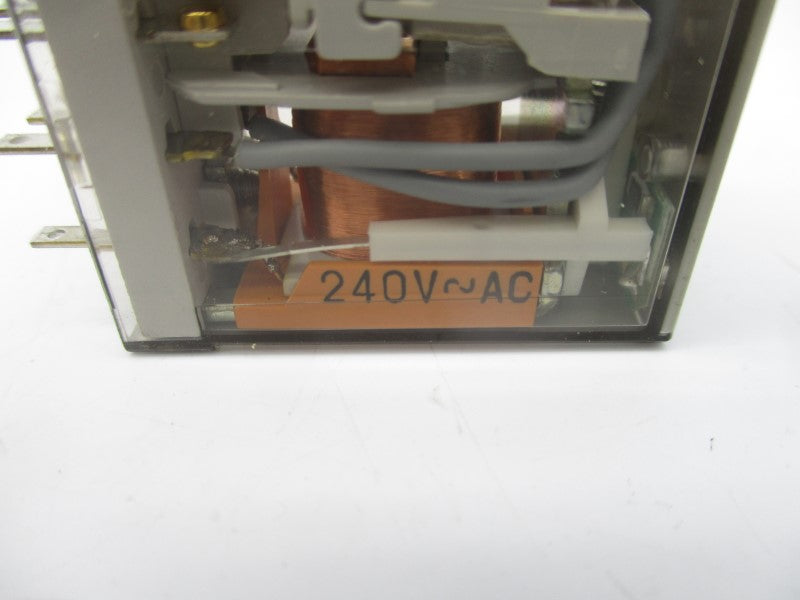 ALLEN BRADLEY 700-HC14A2-3-4L SER. D 240VAC 7A (WH) NSMP