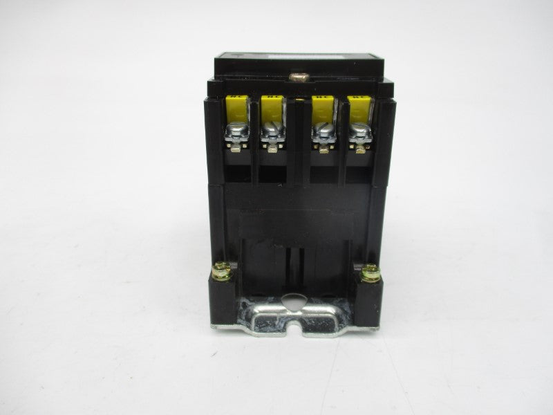 ALLEN BRADLEY 700-R040A1 SER. B 110/115-120V (WH) NSMP