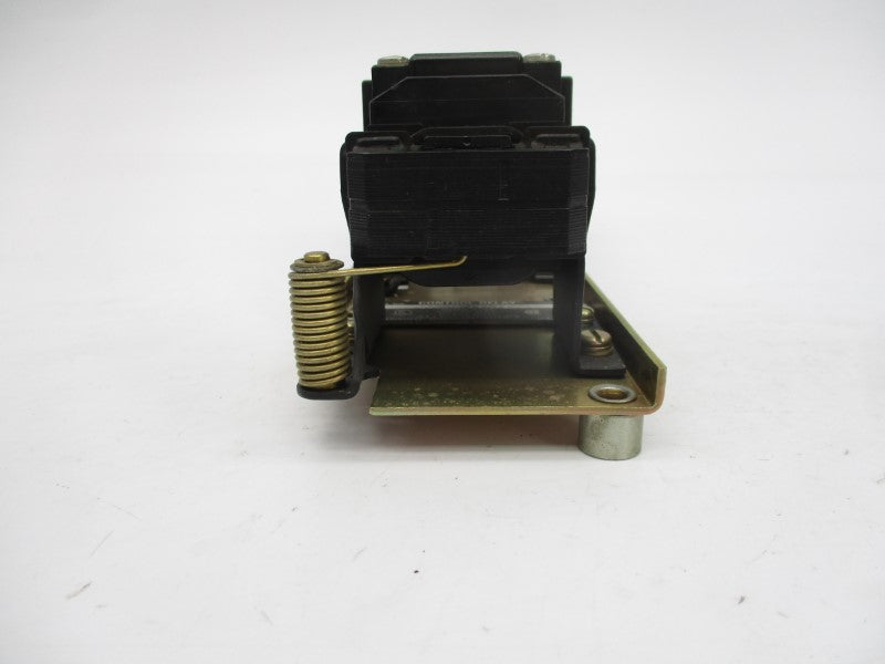 ALLEN BRADLEY 700-BXL220A1 SER. B 110/120V NSNP