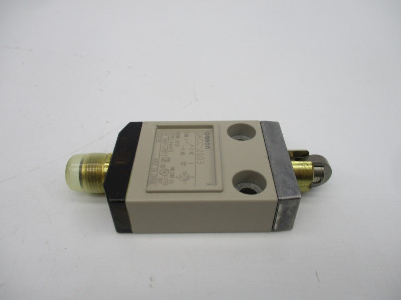 OMRON E2E-X1R5Y2 12-240VAC NSMP