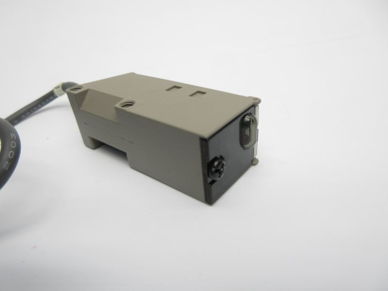 OMRON E3S-CD61 10-30VDC 2M NSMP