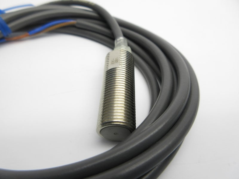 OMRON E2E-X2E1 12-24VDC NSNP