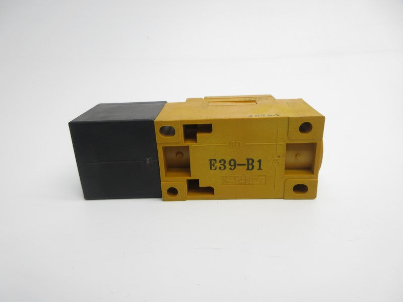 OMRON E3N2-50L-US 10-30VDC NSNP