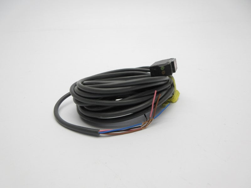 OMRON E3V3-R61 12-24VDC NSNP