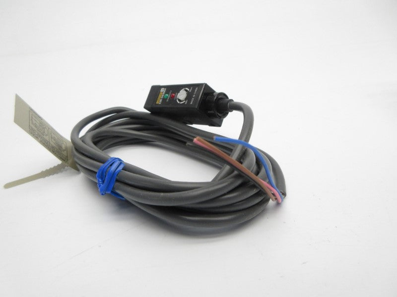 OMRON E3R-DS30E4 12-24VDC 2M NSMP