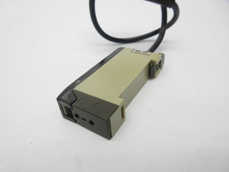 OMRON E3X-F21 12-24VDC 2M NSMP