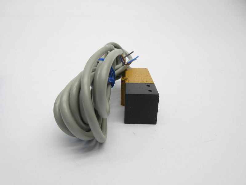 OMRON E3S-R2E41 12-24VDC NSMP