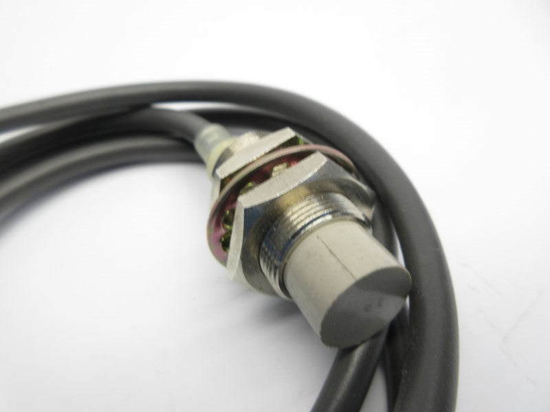 OMRON E2E-X10MF1 12-24VDC 2M NSMP